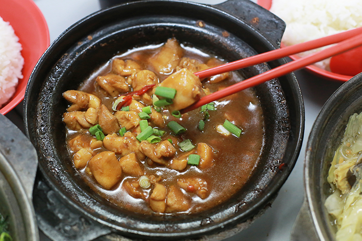 Lau Wang Claypot Delights Sesame Chicken