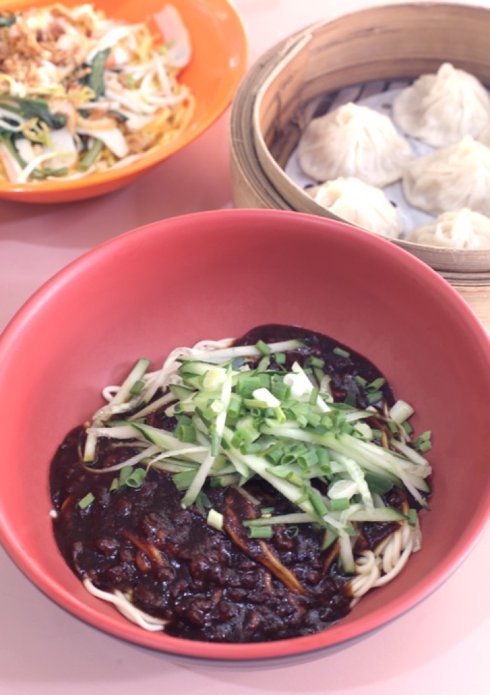 ah-wei-jing-dian-lamian-fried-bean-sauce-